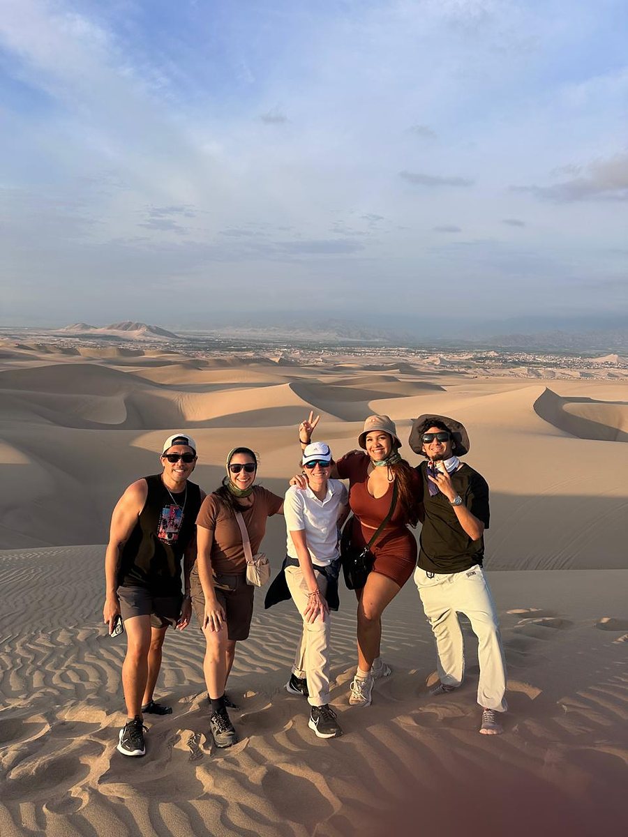 Grupo de amigos en la cima