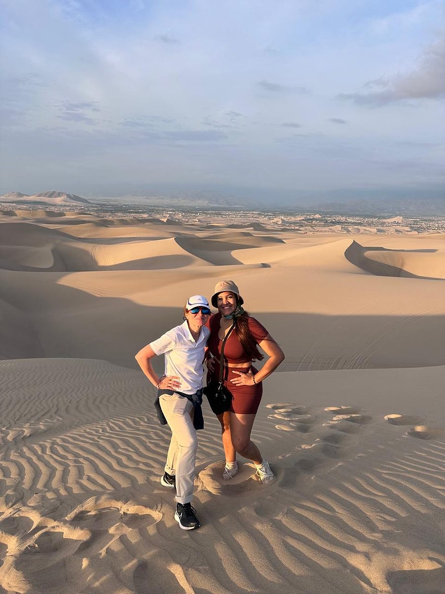 Amigas posando en la duna